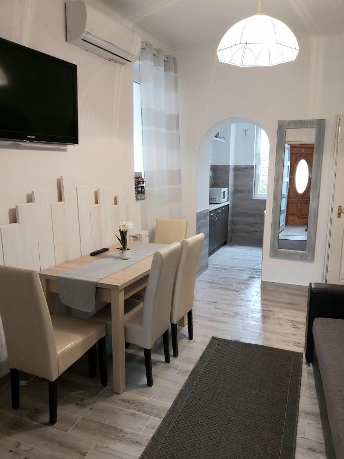 Amira Apartman Eger Exterior foto